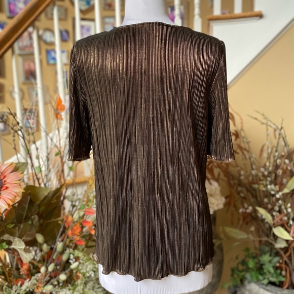 Ann Taylor size Med gold/black shimmer and pleated blouse, crew neck. - Picture 3 of 5